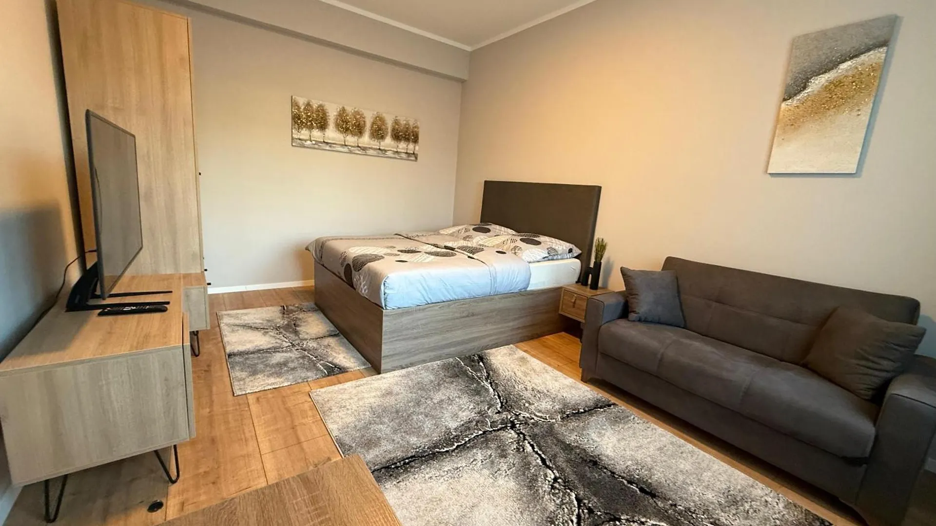Apartment 1 Wohnung Mit 4 Schlafzimmer! Cologne