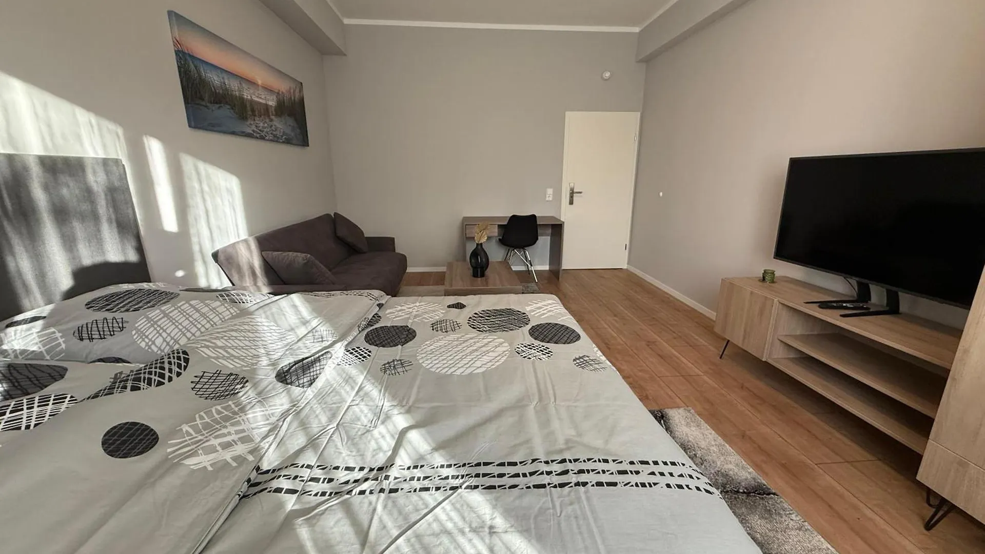 1 Wohnung Mit 4 Schlafzimmer! Cologne Germany