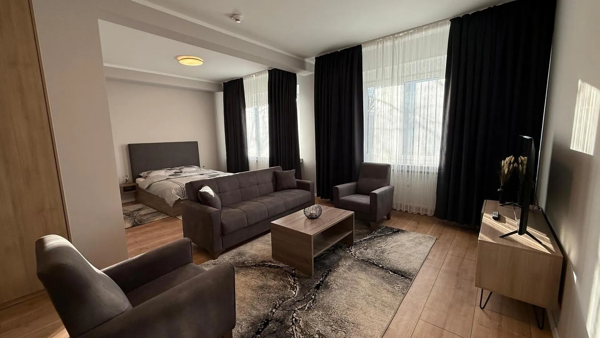 1 Wohnung Mit 4 Schlafzimmer! Cologne Apartment